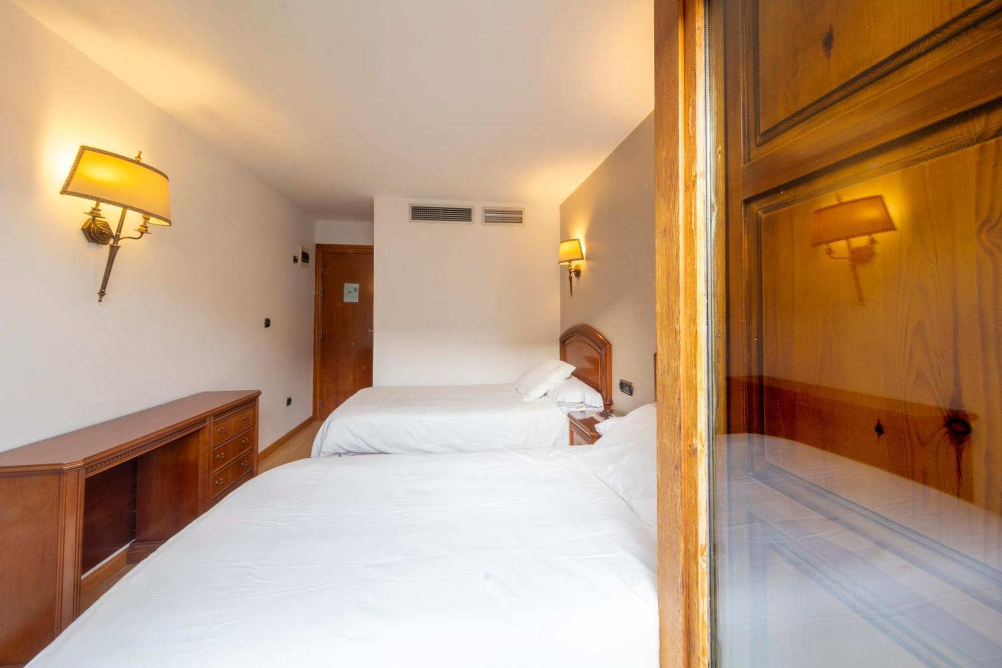 Hostal Sin Recep24H Puerta De La Villa - Pet Friendly & Restaurante Almazán Exteriör bild