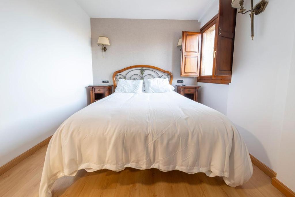 Hostal Sin Recep24H Puerta De La Villa - Pet Friendly & Restaurante Almazán Exteriör bild